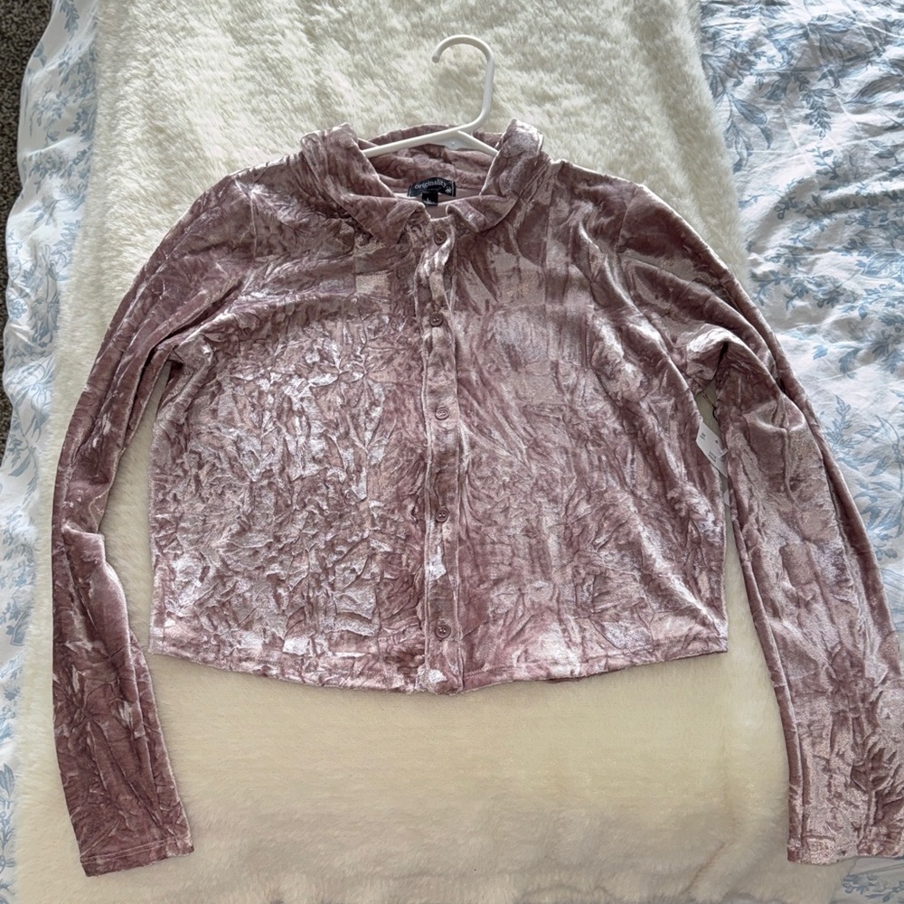 Pink Velvet Cropped Blazer with Luxurious Sheen
